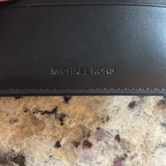 Brand new Michael Kors men’s wallet with tag. - Picture 4 of 8